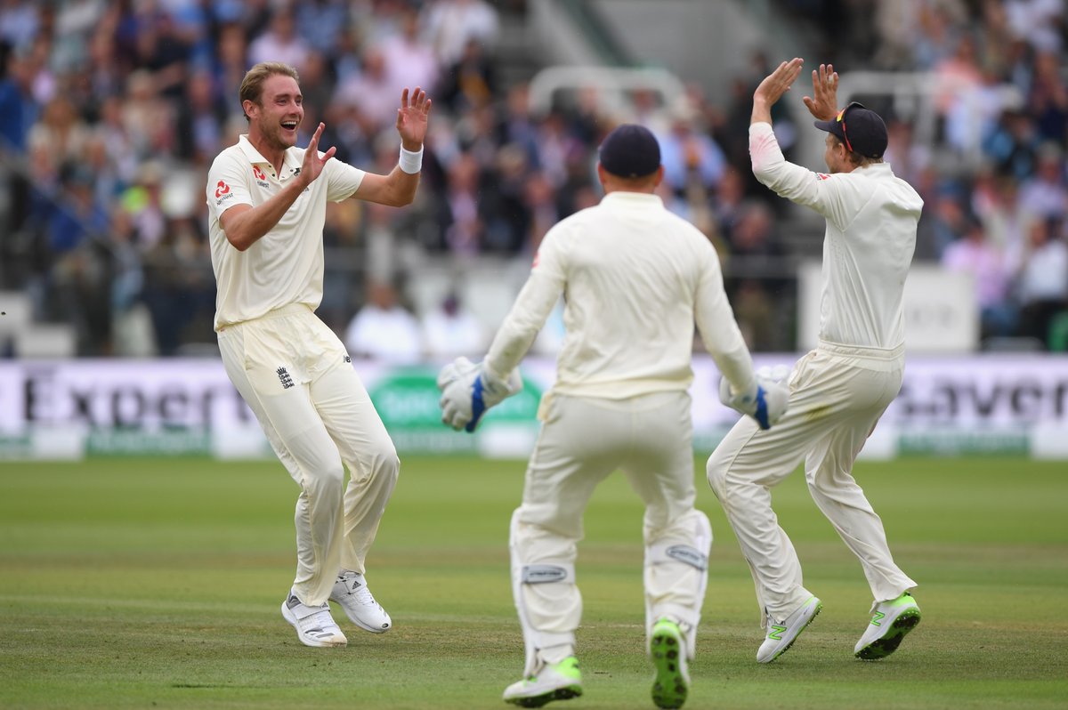 दूसरे टेस्ट में इंग्लैड ने भारत को एक पारी और 159 रनों से शिकस्त दी।